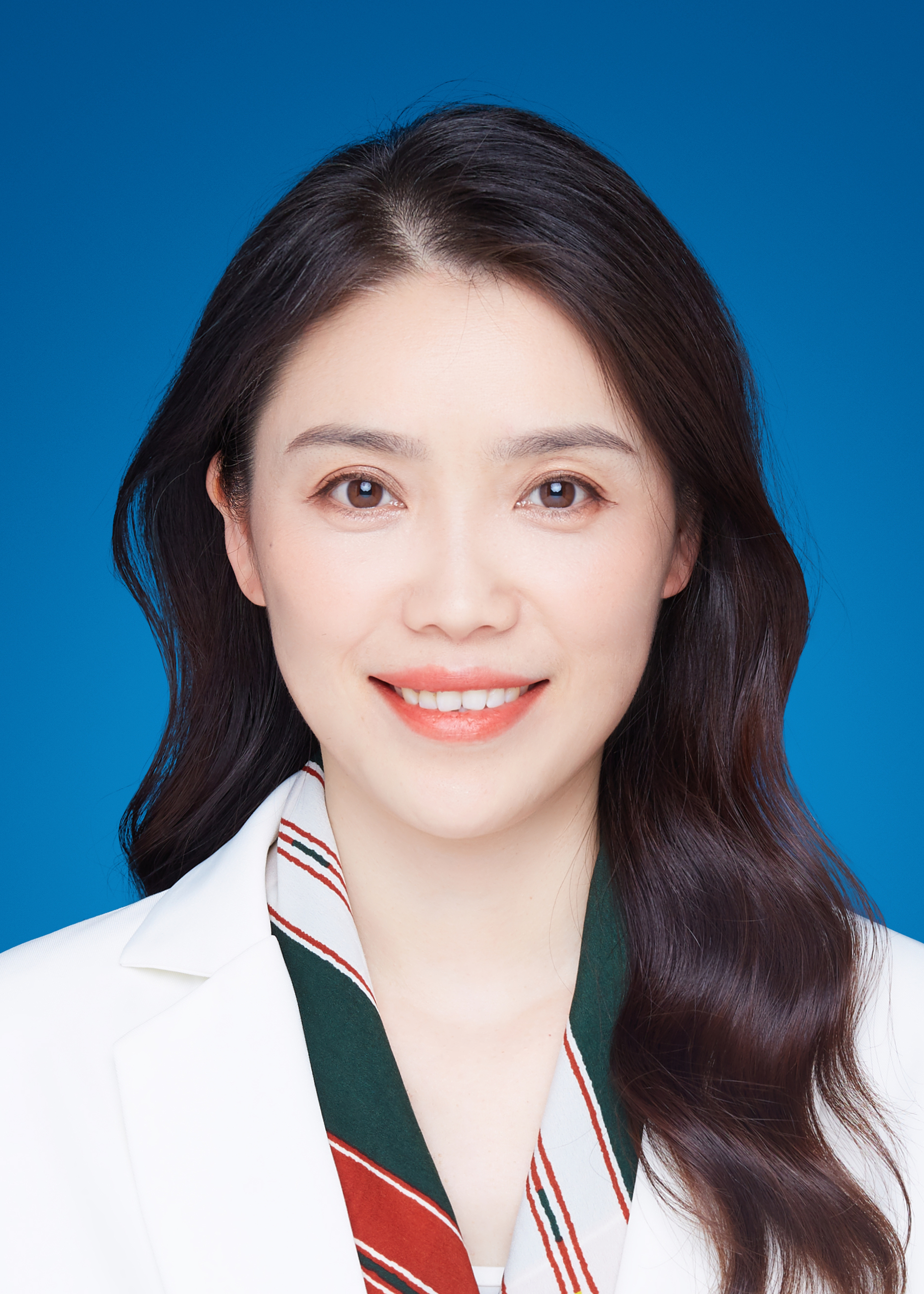 ?王莉（黨委委員、副總經(jīng)理、董事）